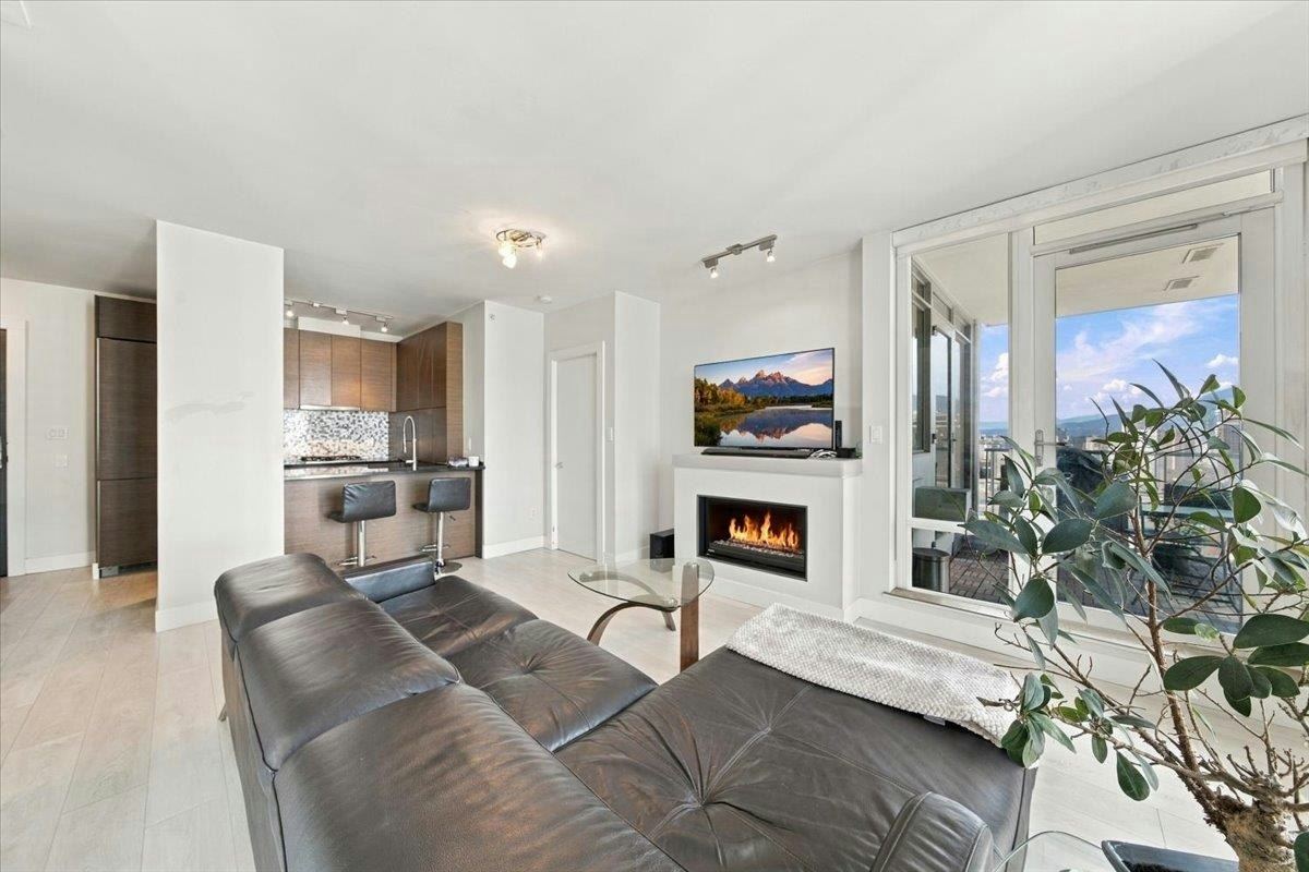 2404-565 Smithe Street, Vancouver, BC, V6B 0E4