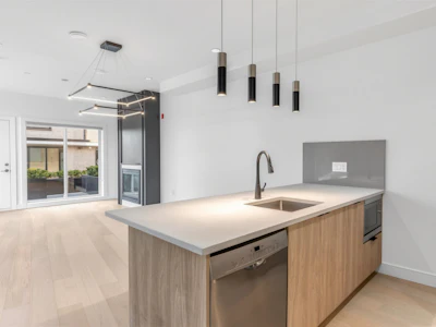 7351 Oak Street - 2