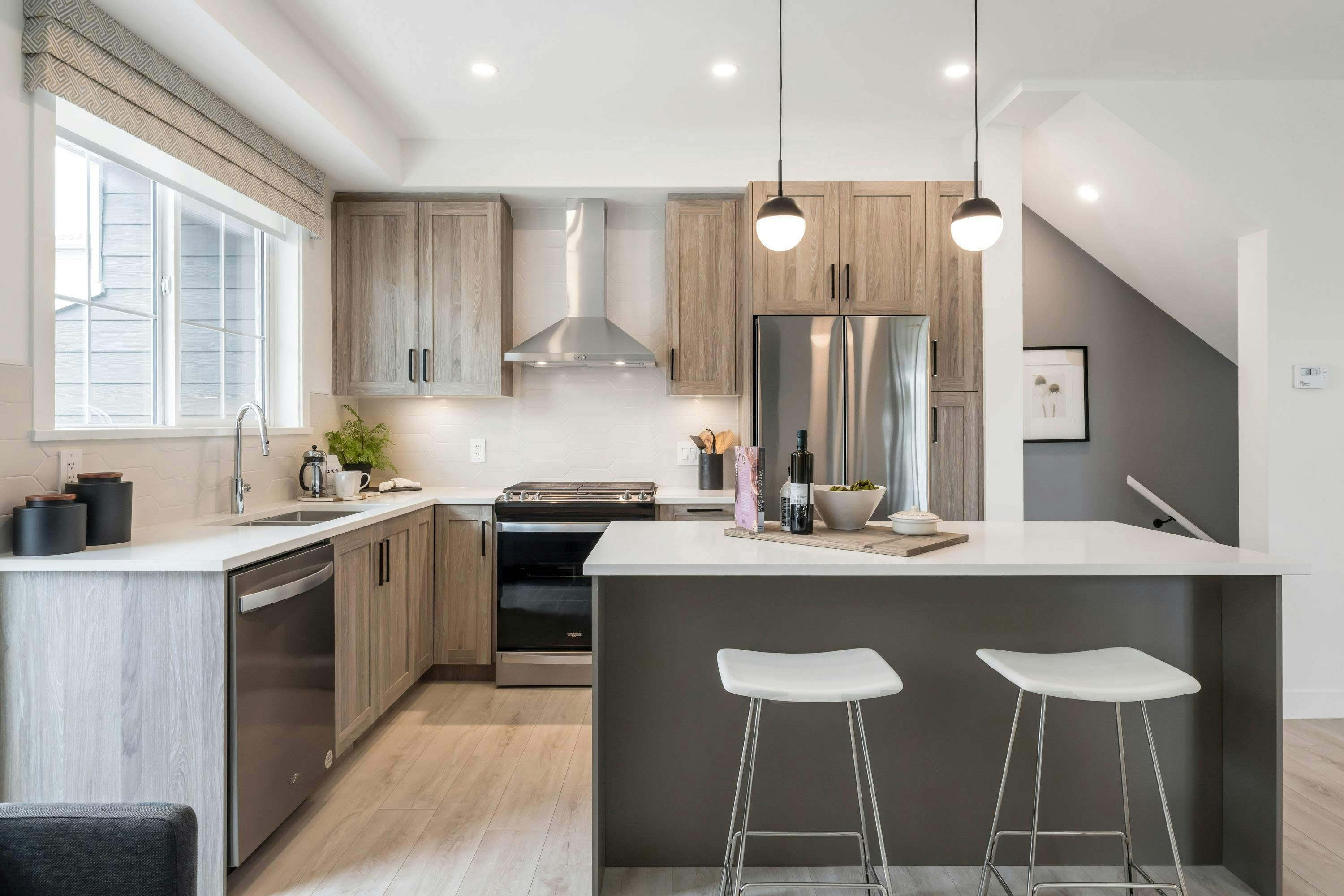 7-8433 203a Street - 2