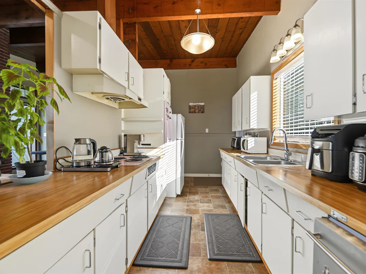 2206 Pinecrest Avenue, Coquitlam, BC, V3J 6T6 - 6