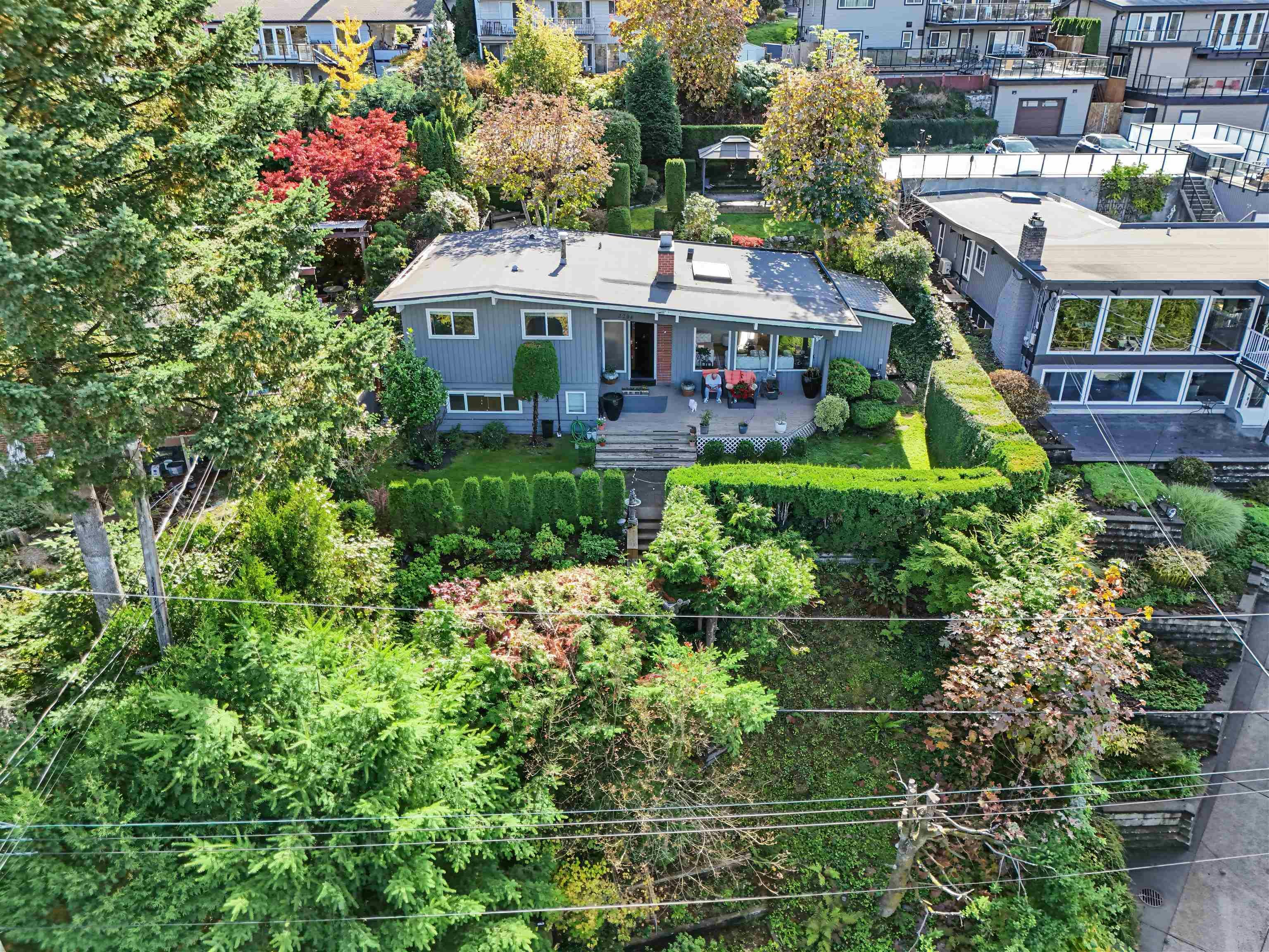 2206 Pinecrest Avenue, Coquitlam, BC, V3J 6T6 - 30