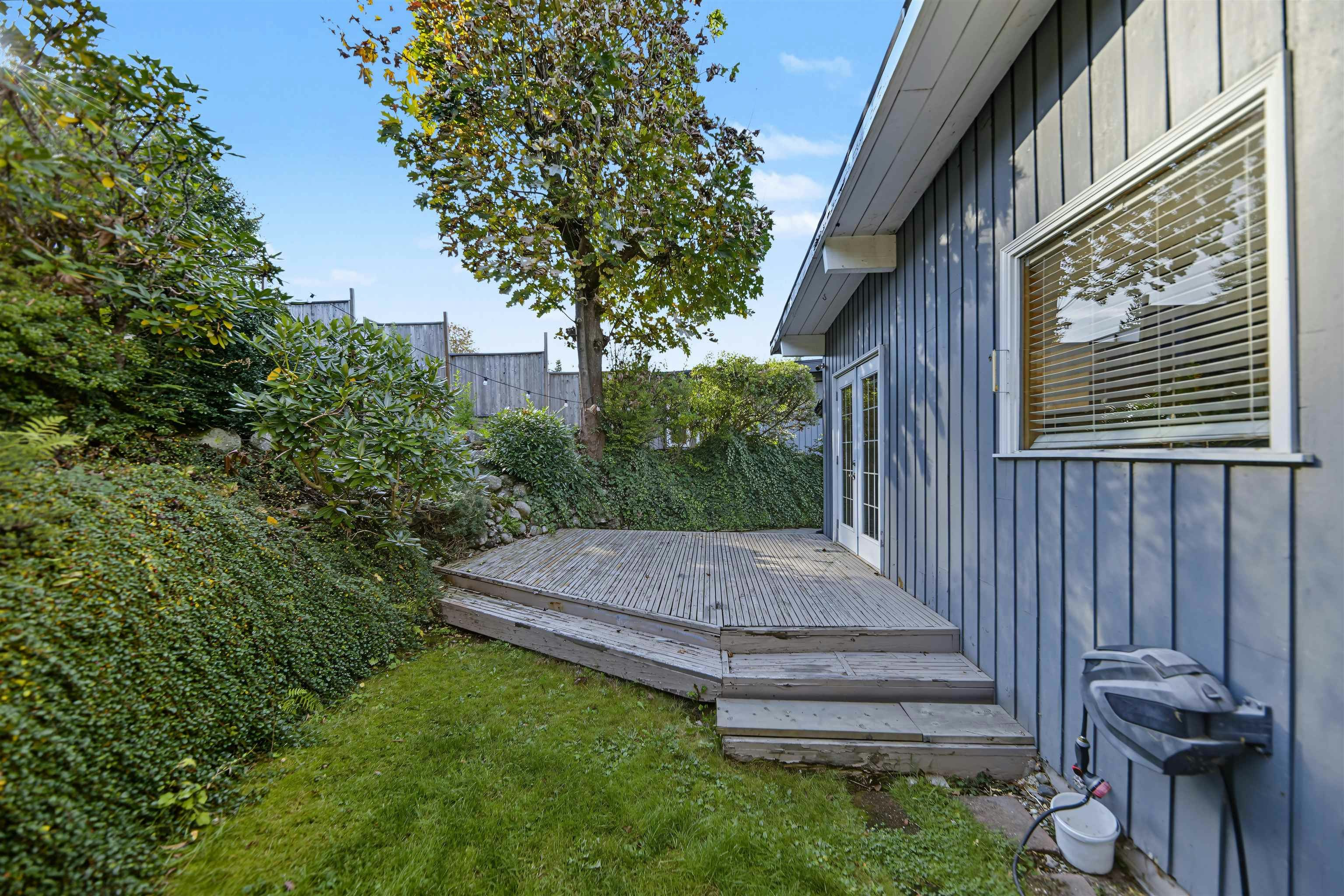 2206 Pinecrest Avenue, Coquitlam, BC, V3J 6T6 - 24