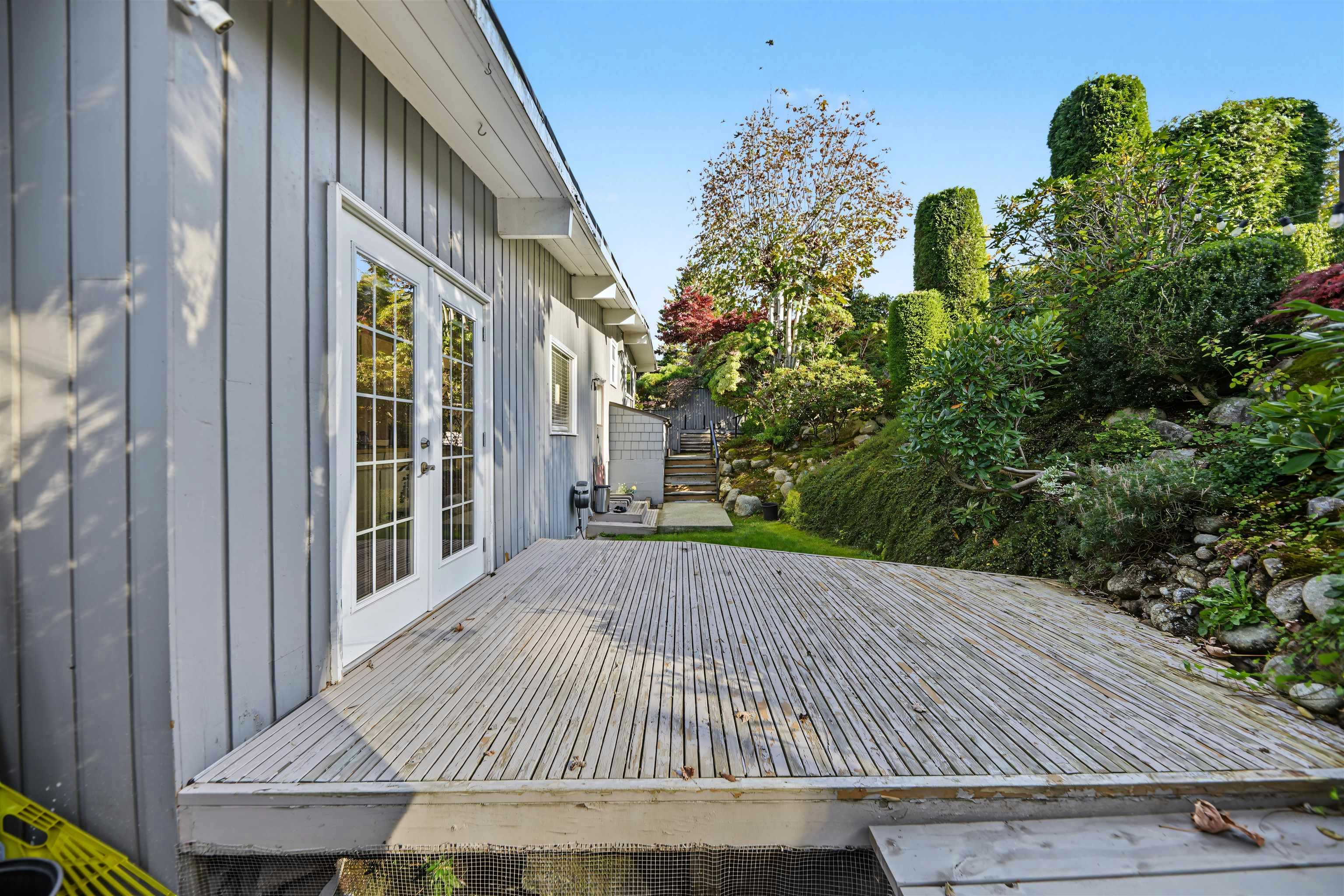 2206 Pinecrest Avenue, Coquitlam, BC, V3J 6T6 - 23