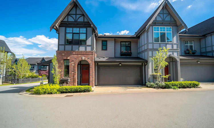 59-3552 Victoria Drive