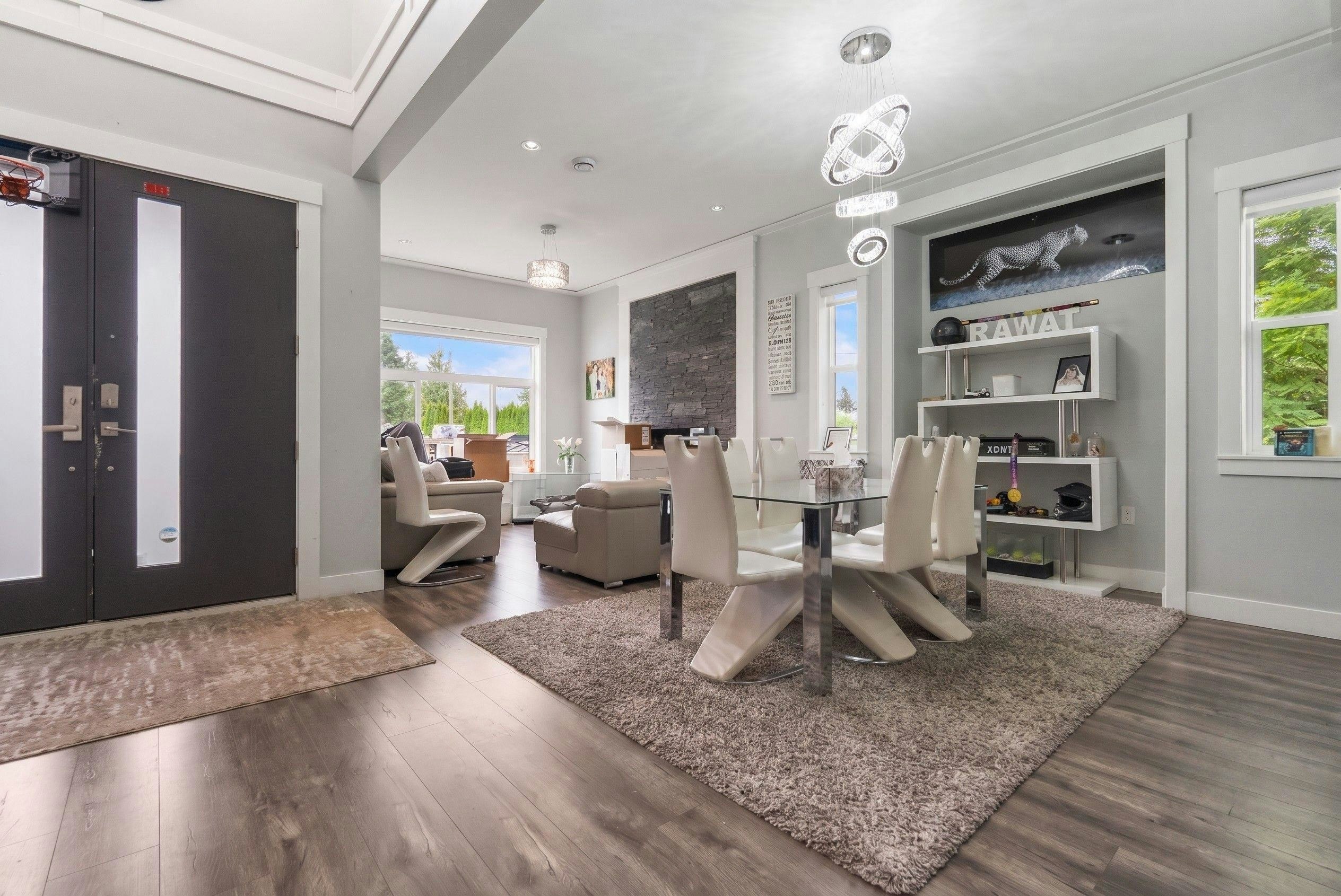 14017 110 Avenue, Surrey, BC, V3R 1Z3