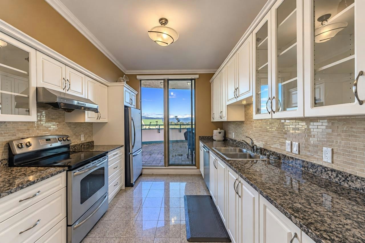 2102-3071 Glen Drive - 3