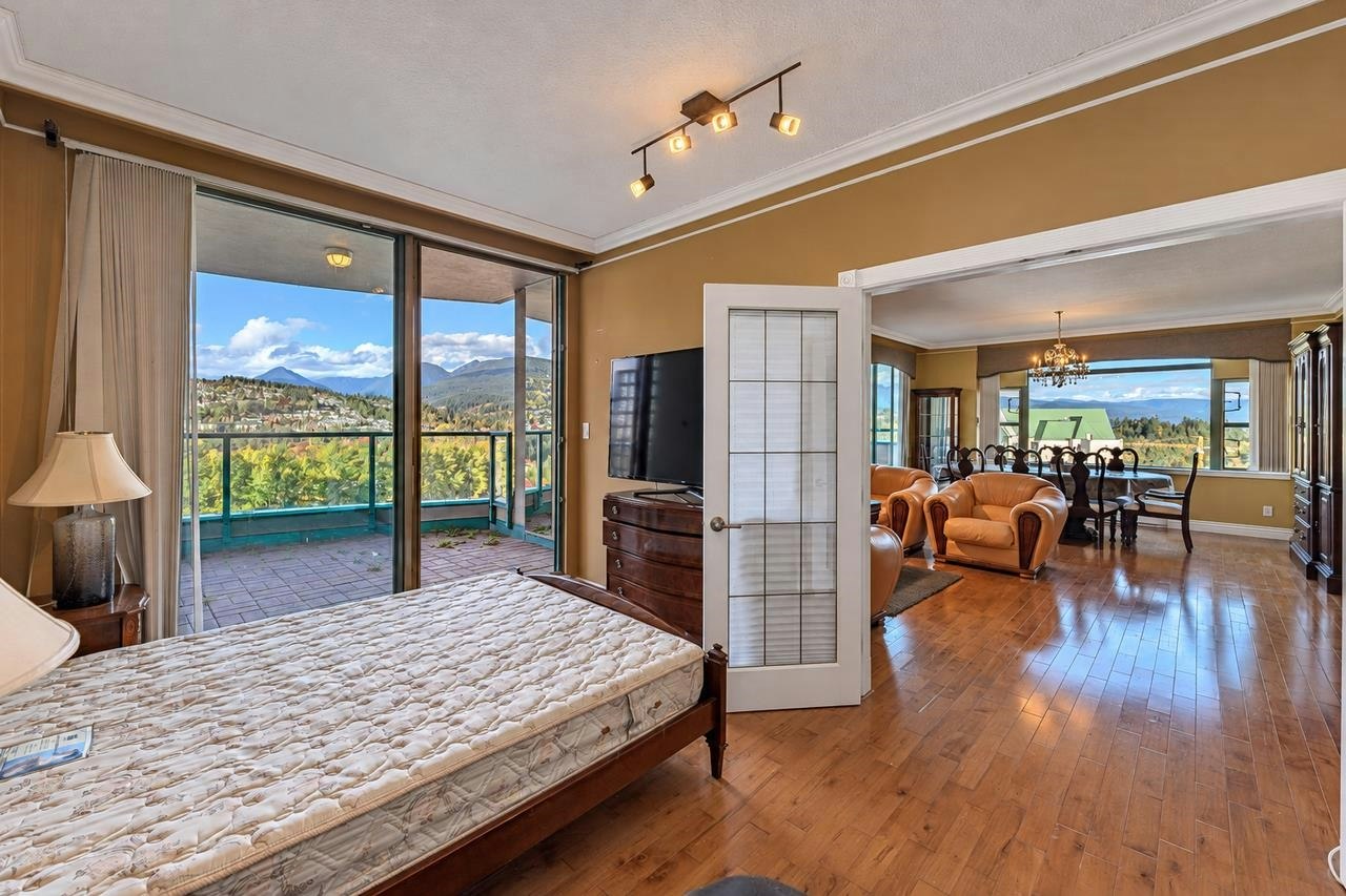 2102-3071 Glen Drive - 5