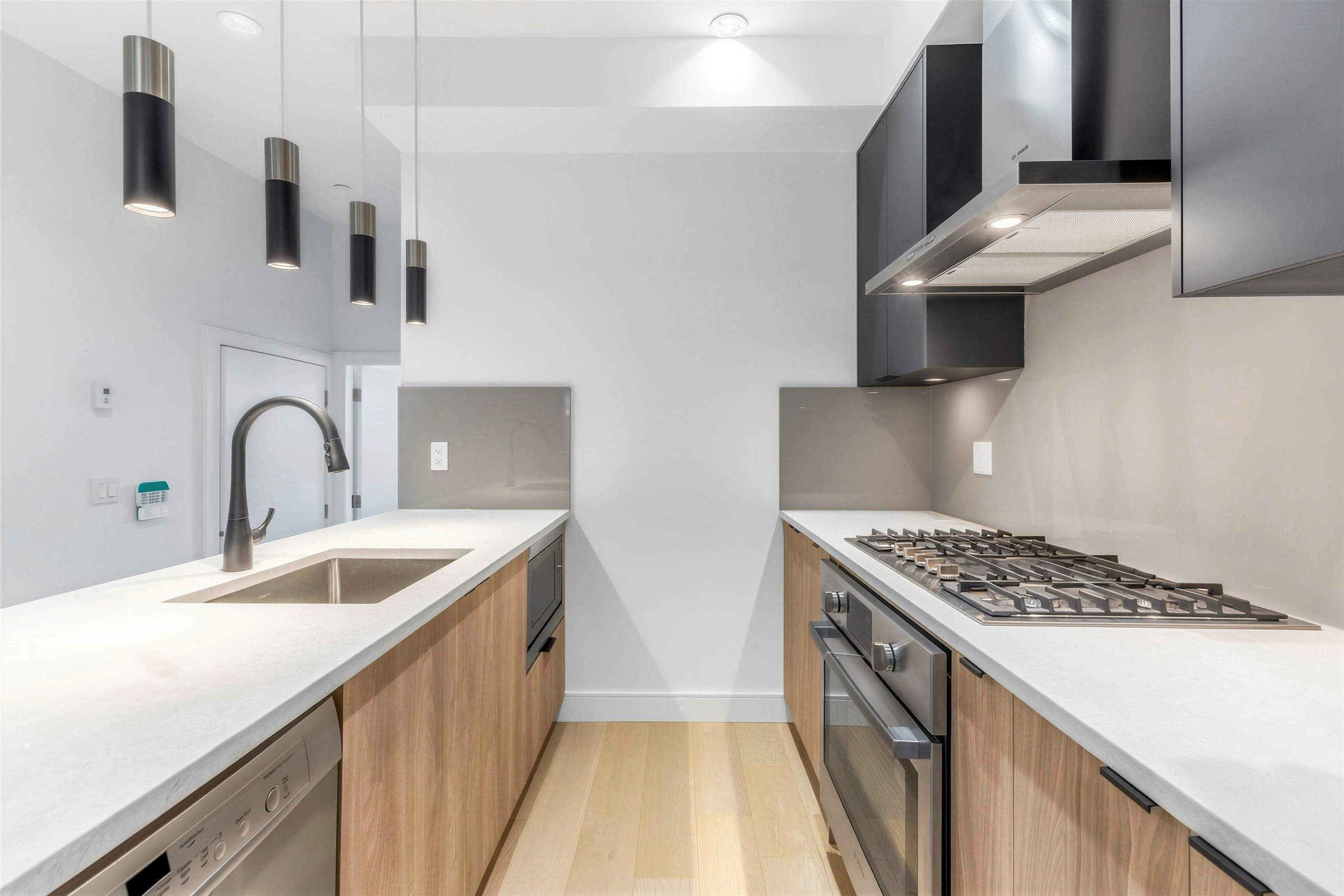 7353 Oak Street - 5