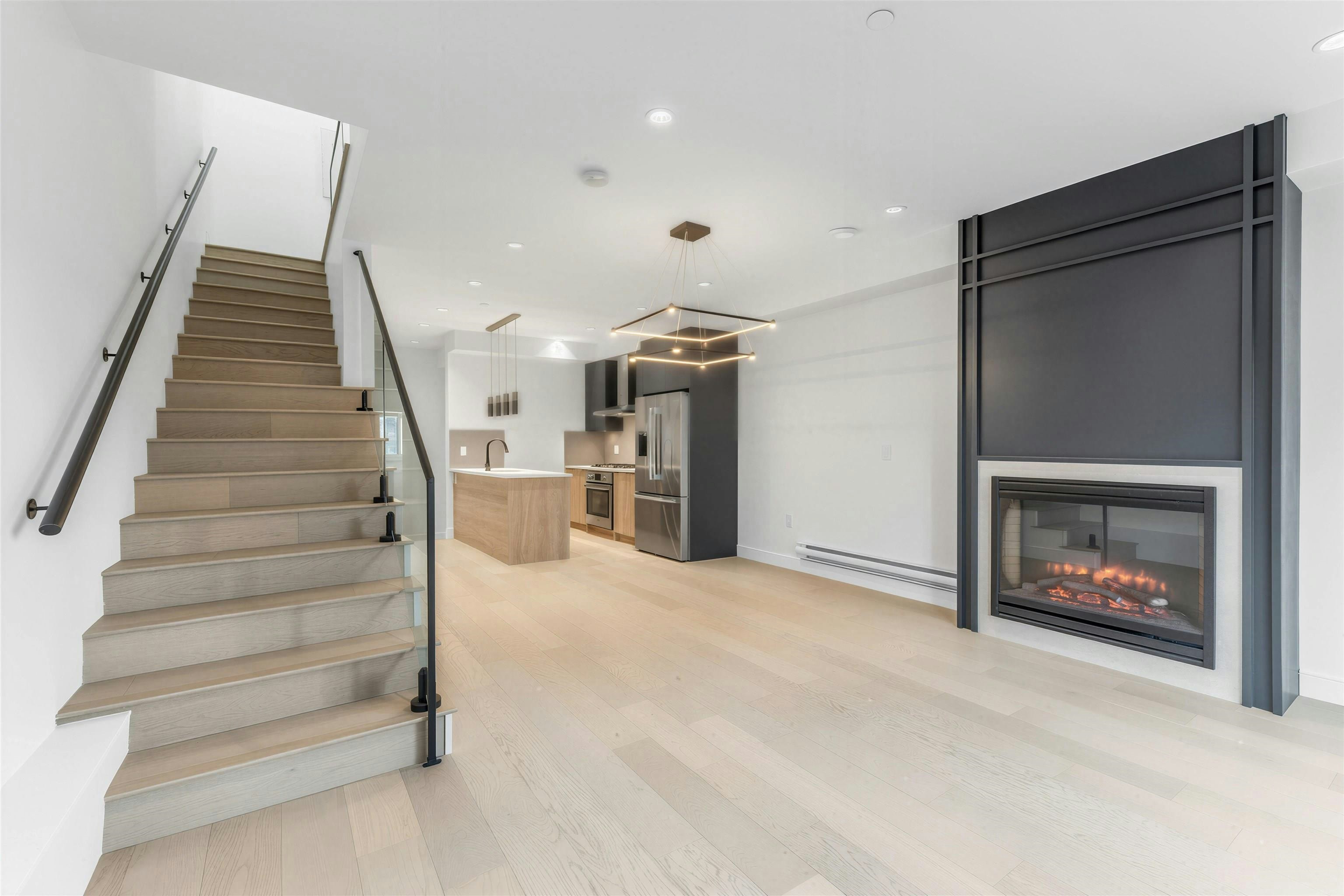 7353 Oak Street - 3