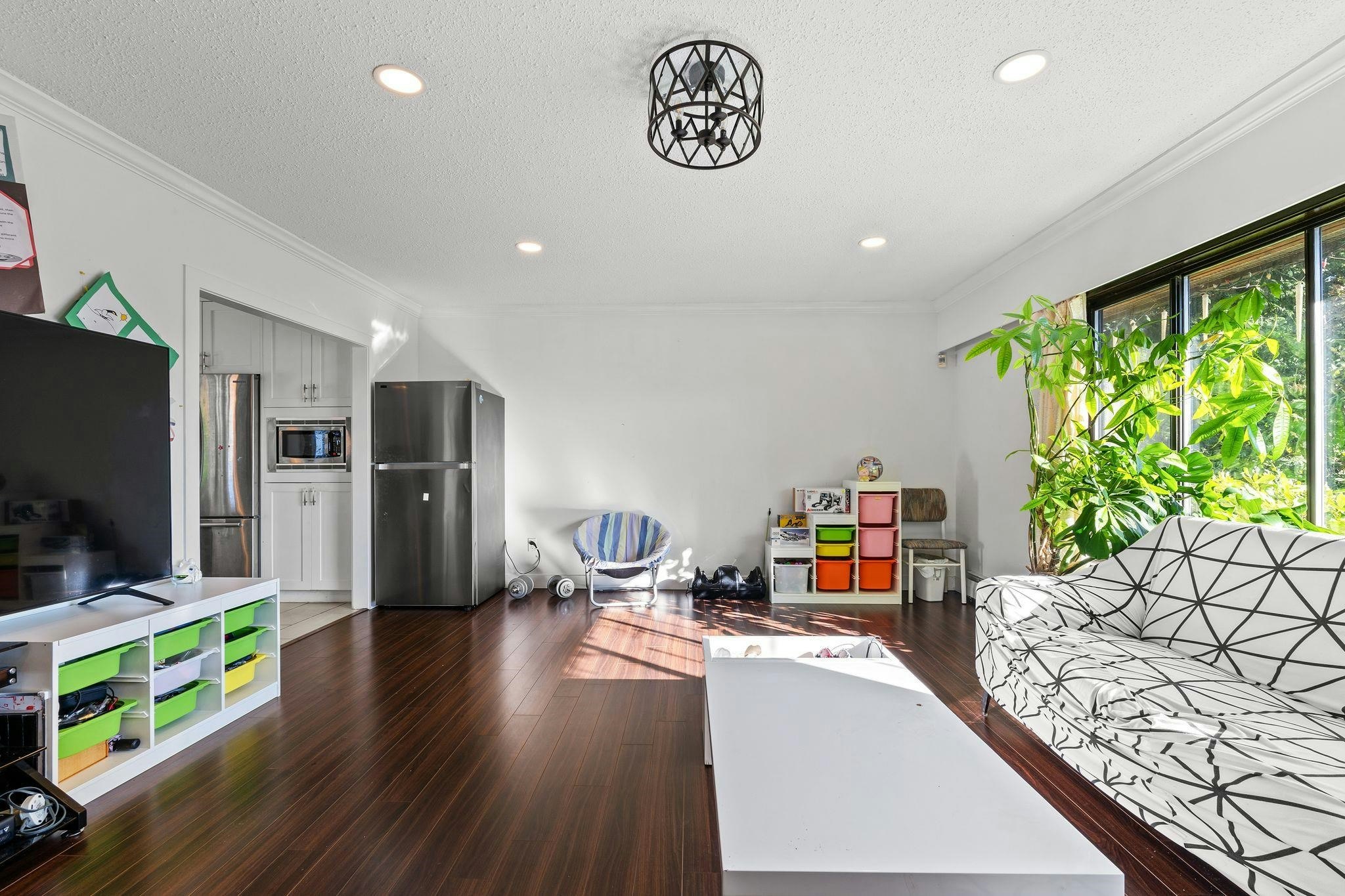 6773 Halifax Street, Burnaby, BC, V5B 2R3 - 9