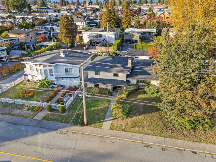6773 Halifax Street, Burnaby, BC, V5B 2R3 - 30