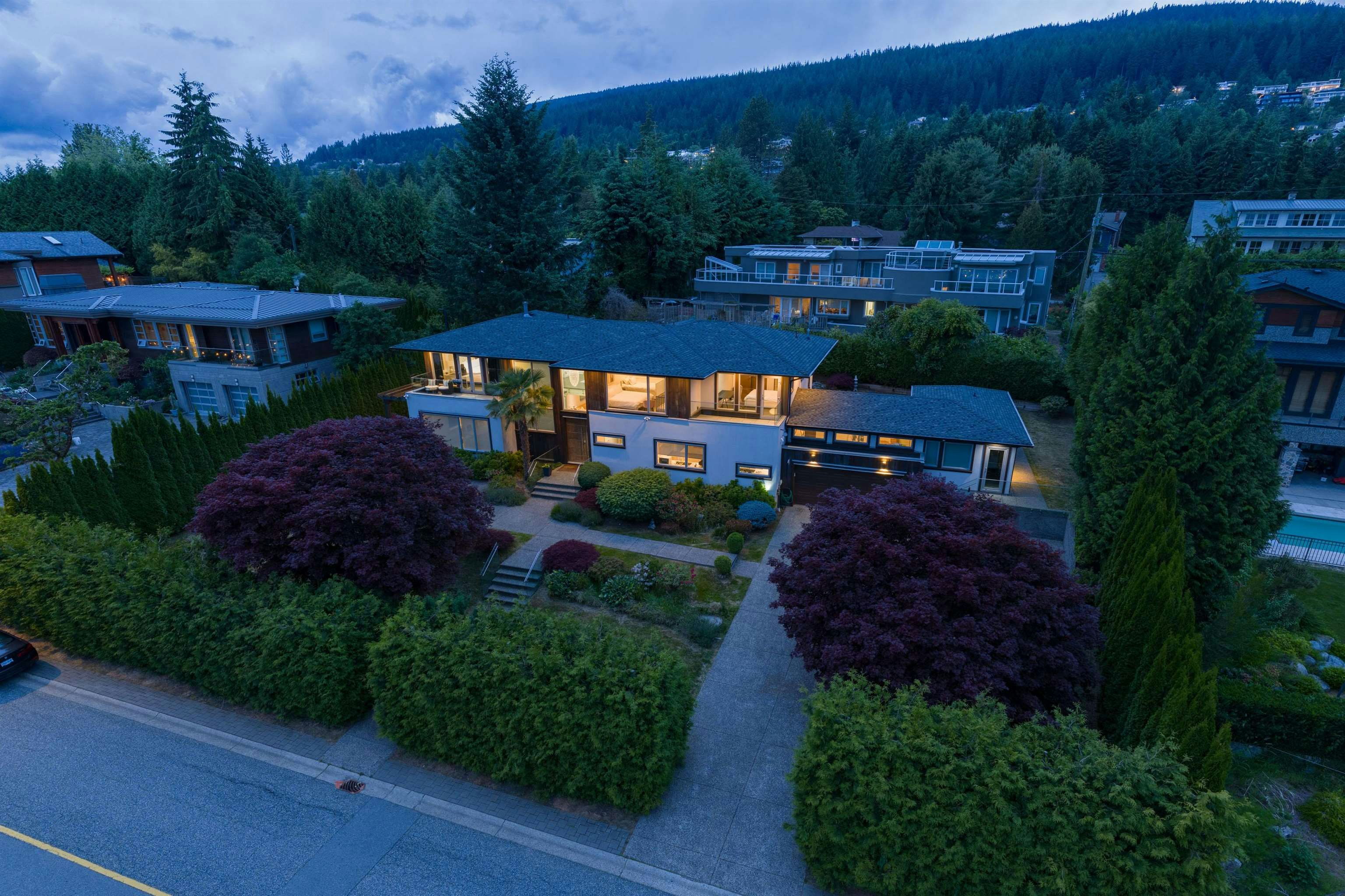 985 Eyremount Drive - 3