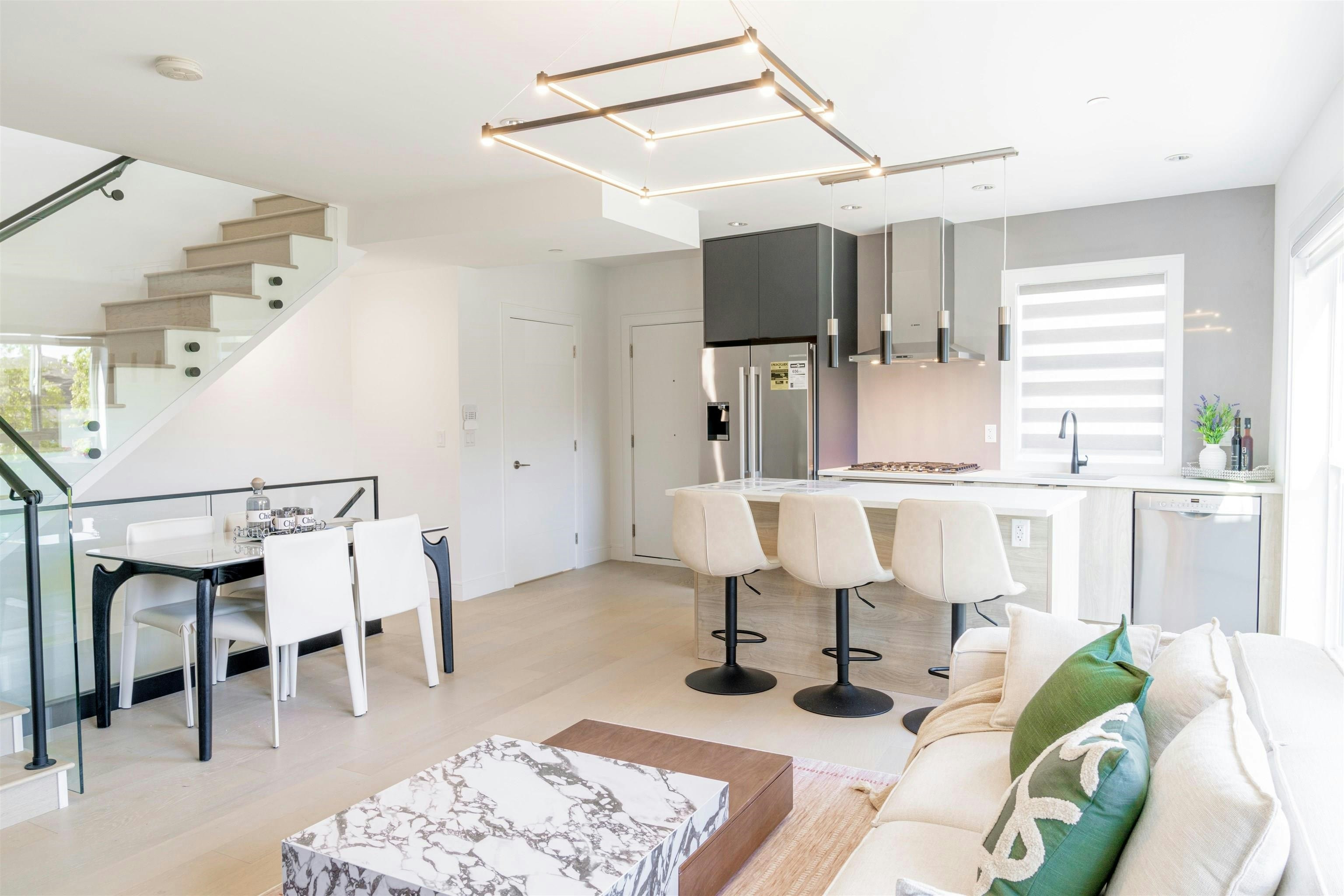 7359 Oak Street, Vancouver, BC, V6P 1V9