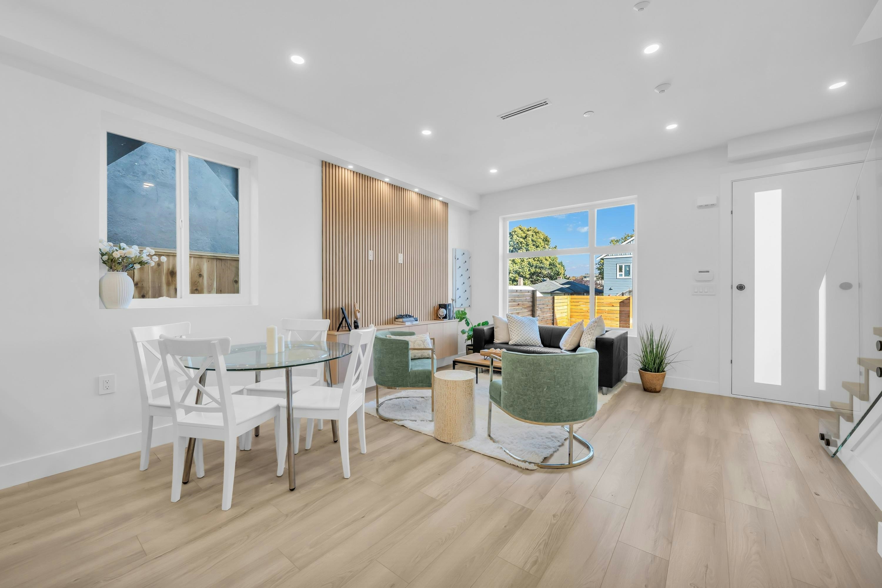 1-4587 Knight Street - 4