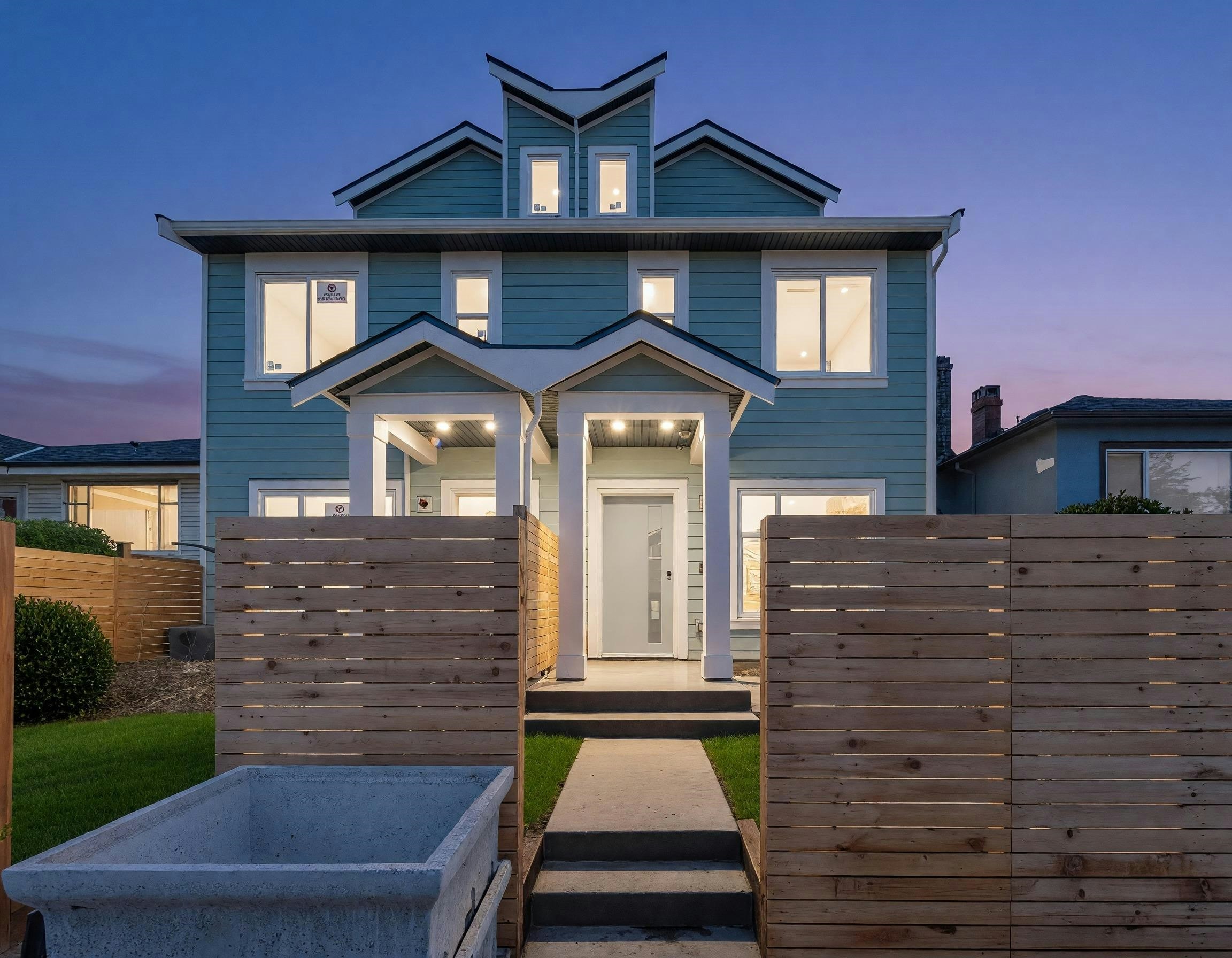 2-4587 Knight Street, Vancouver, BC, V5N 3M8