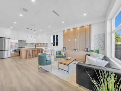 2-4587 Knight Street - 2