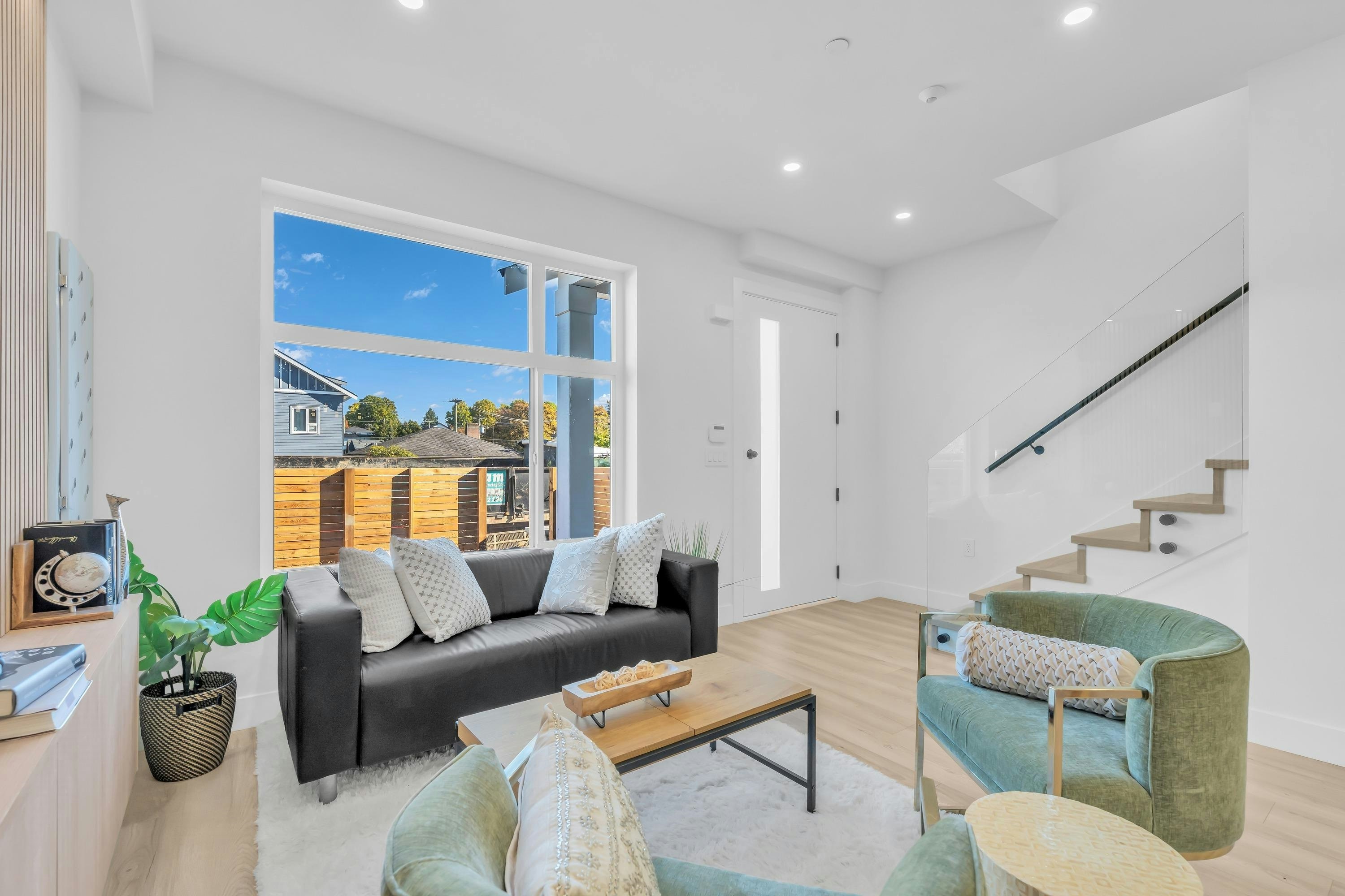 2-4587 Knight Street - 5