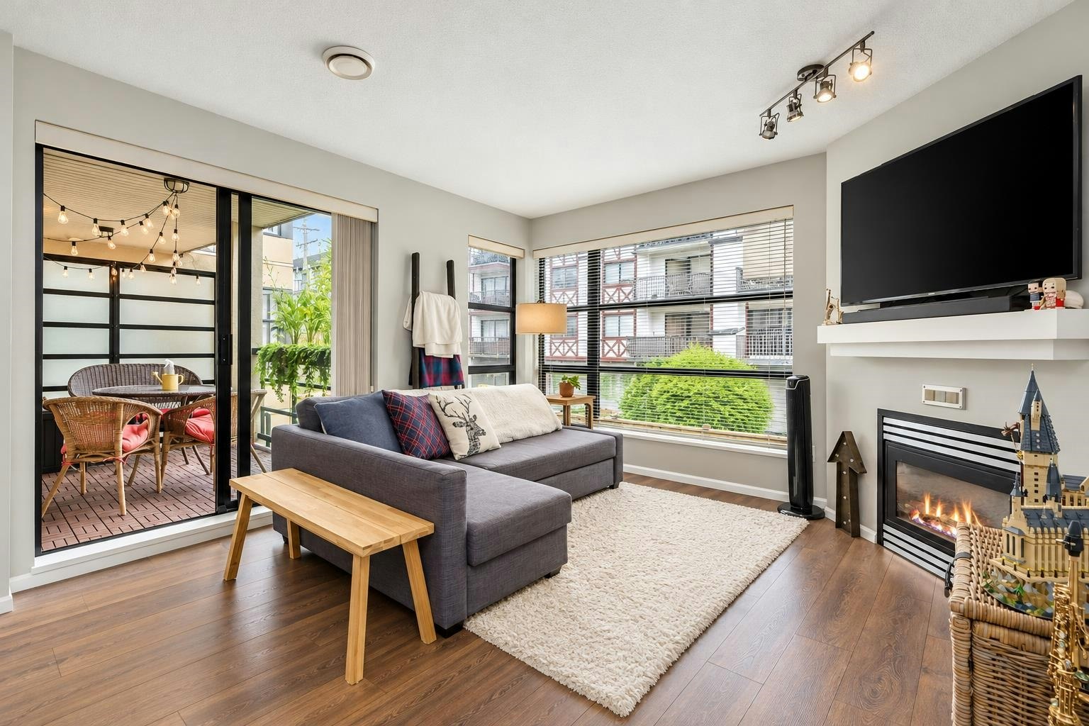 305-124 W 3rd Street, North Vancouver, BC, V7M 1E8