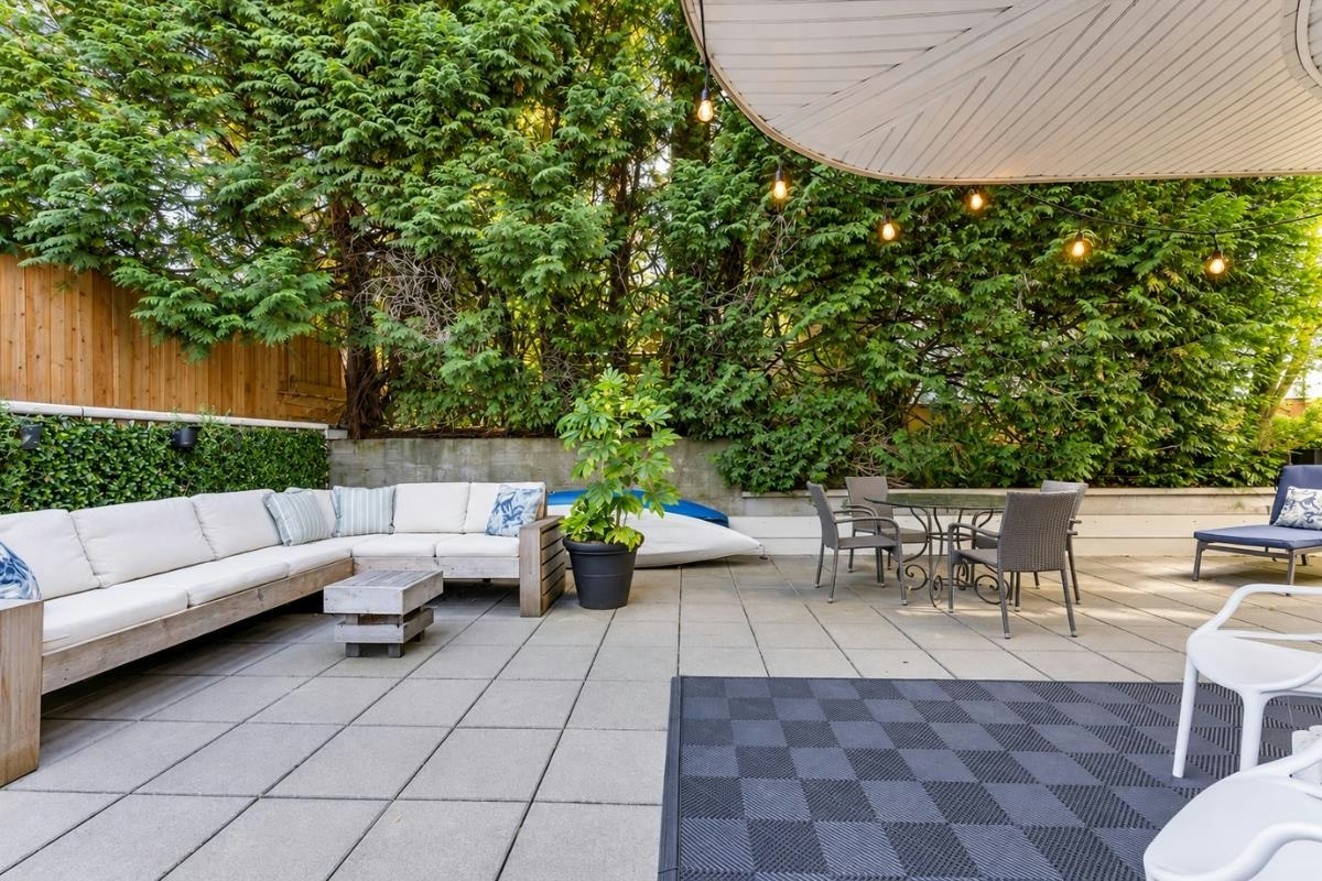 102-320 W 2nd Street, North Vancouver, BC, V7M 1E1