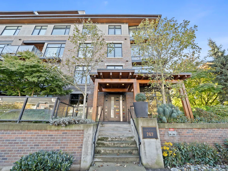 206-262 Salter Street, New Westminster, BC, V3M 0J6