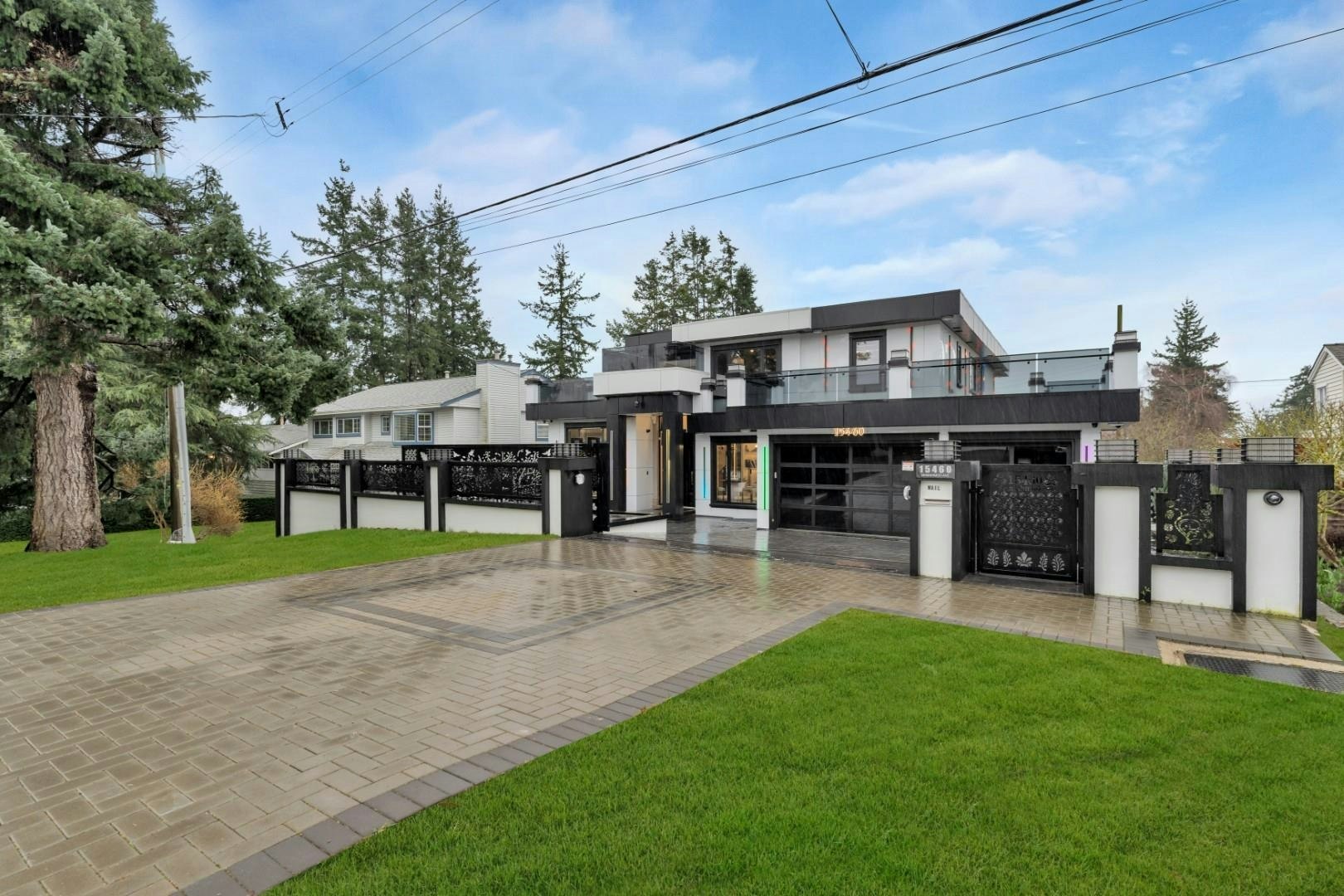 15460 Semiahmoo Avenue, Surrey, BC, V4B 1T8