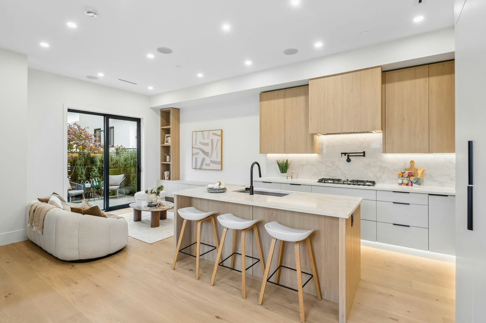 934 W 57th Avenue - 3
