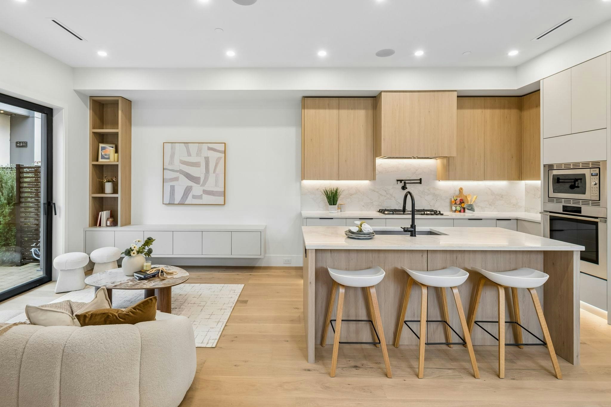 934 W 57th Avenue - 2