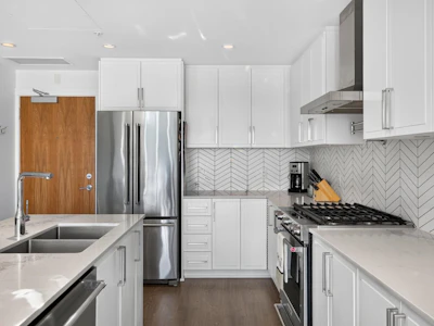 508-4477 Hastings Street - 3