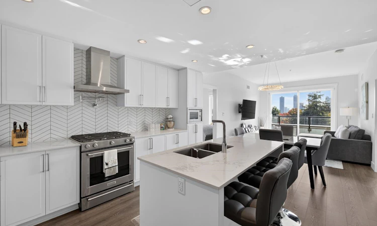 508-4477 Hastings Street