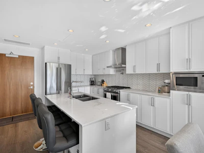 508-4477 Hastings Street - 2