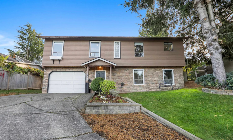 2734 Valemont Crescent