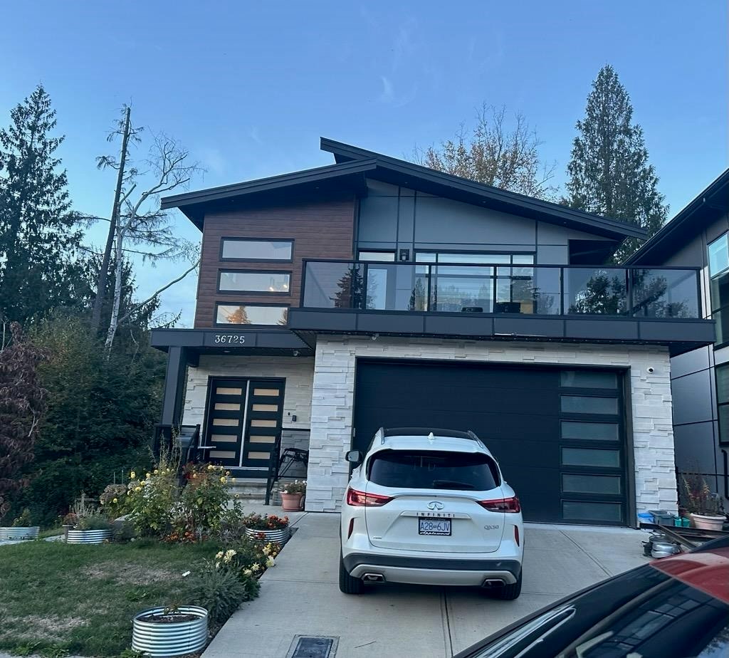 36725 Carl Creek Crescent, Abbotsford, BC, V3G 0H4