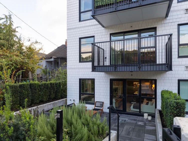 111-2235 E Broadway, Vancouver, BC, V5N 0J5 - 23