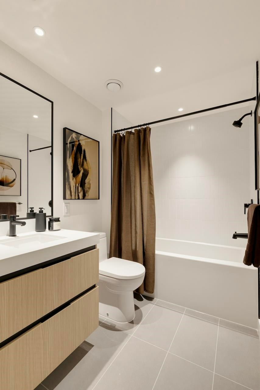 111-2235 E Broadway, Vancouver, BC, V5N 0J5 - 21