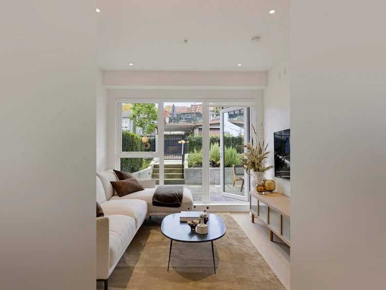 111-2235 E Broadway, Vancouver, BC, V5N 0J5 - 9