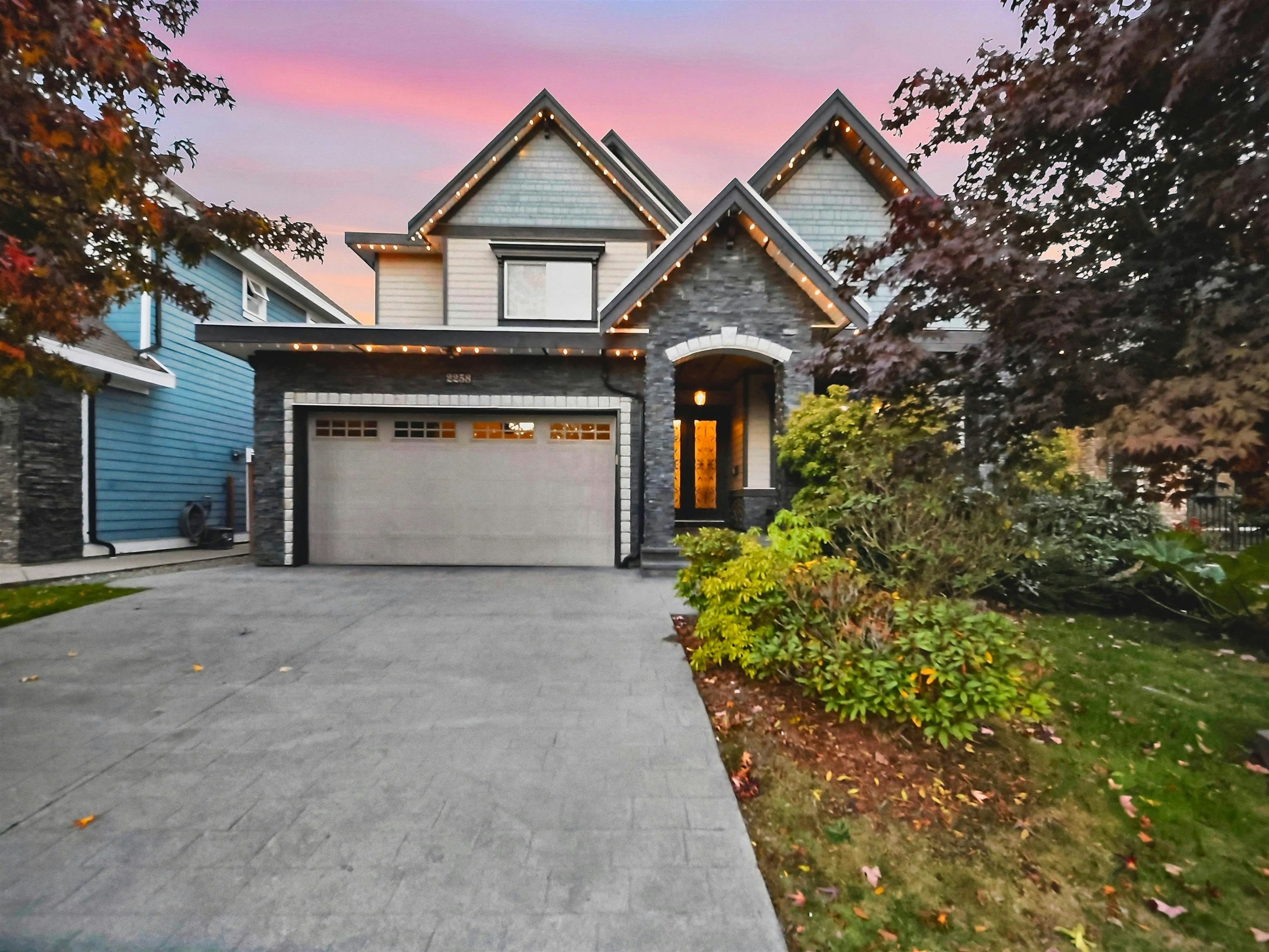2258 Madrona Place, Surrey, BC, V4A 7Z4