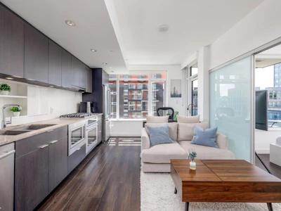 607-161 E 1st Street - 2