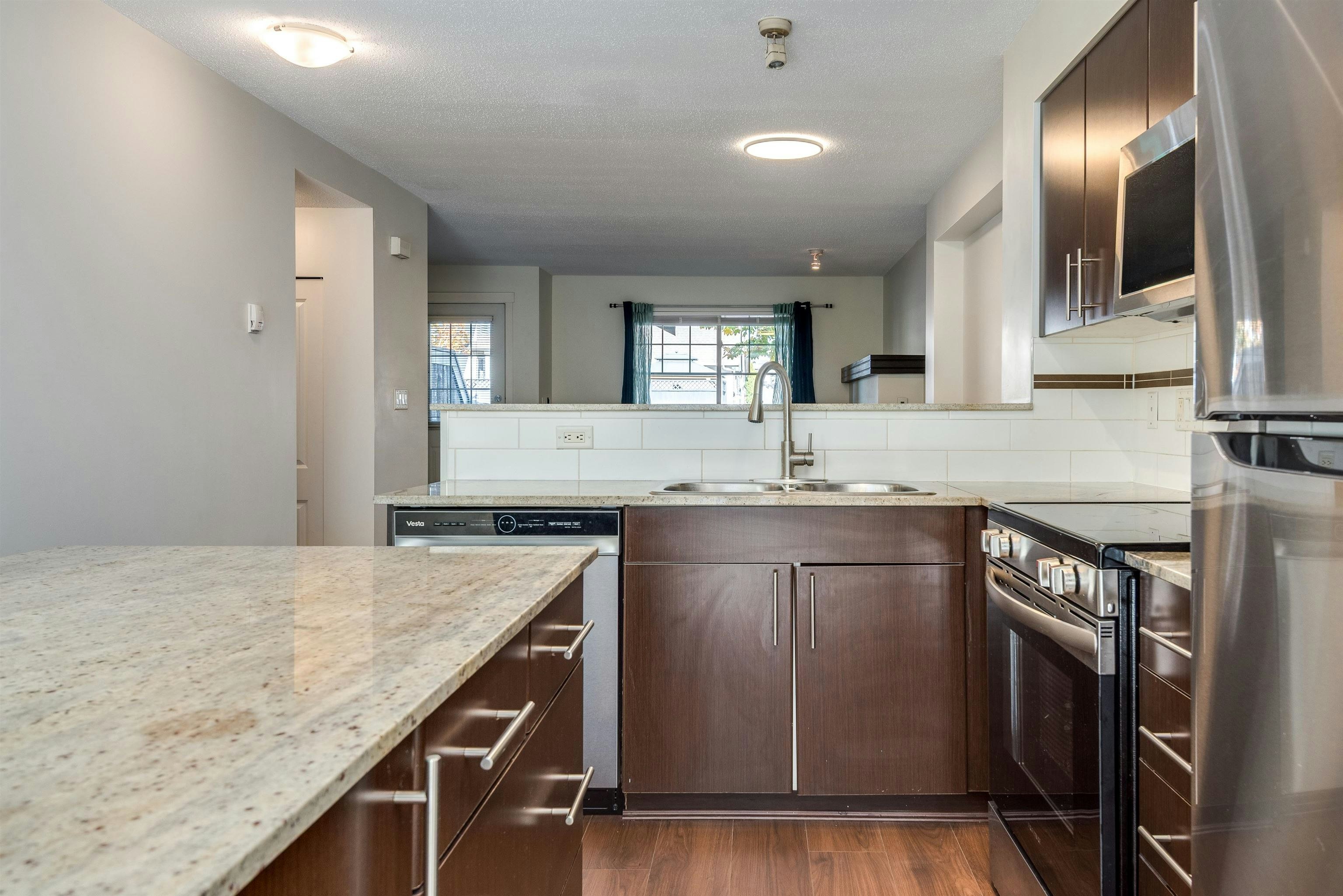 77-19250 65 Avenue - 5
