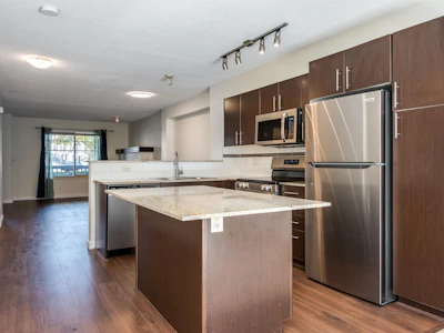 77-19250 65 Avenue - 4