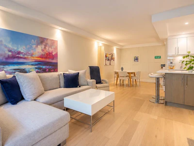 402-4134 Maywood Street - 4