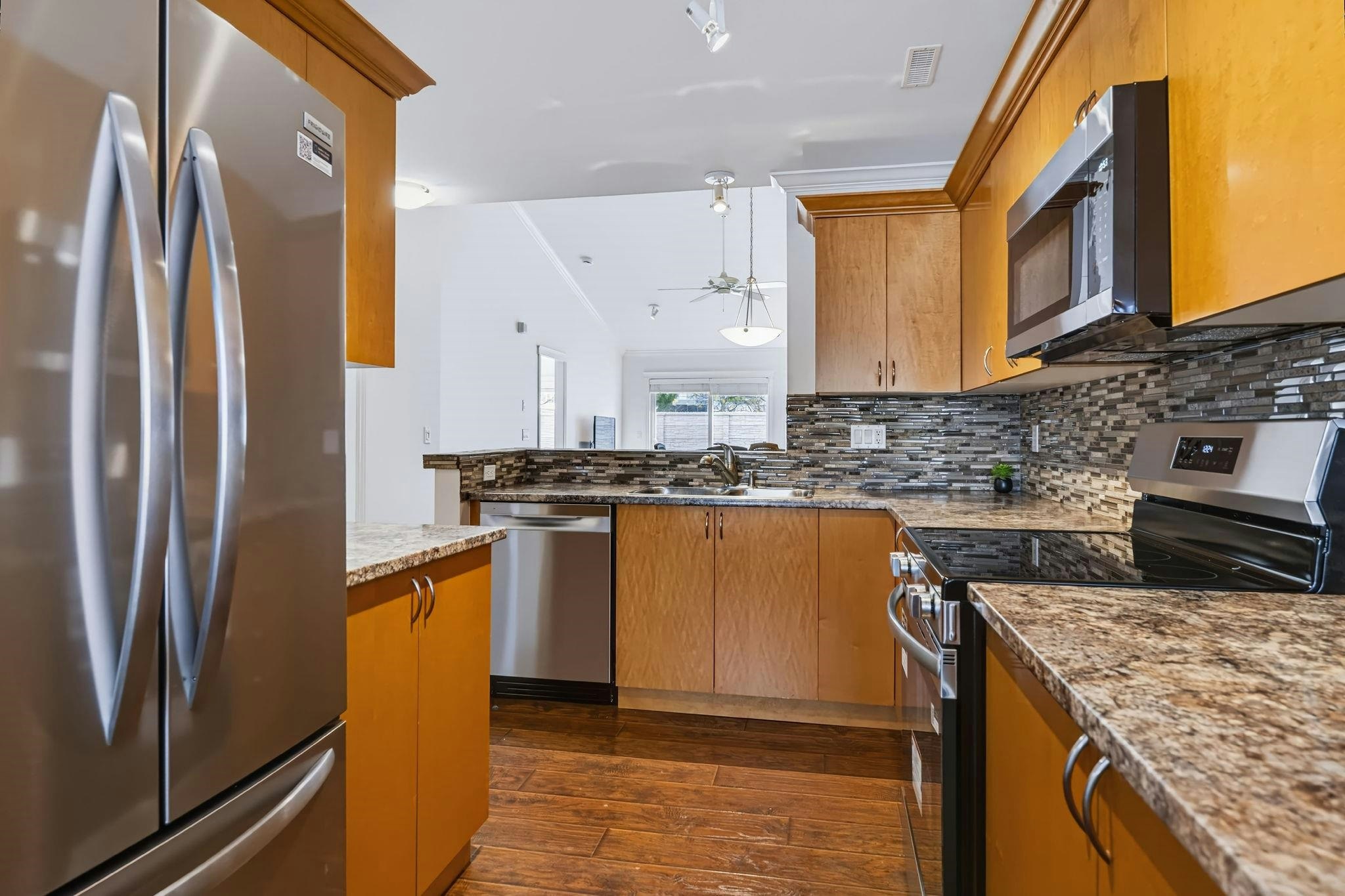 14-17516 4 Avenue - 5