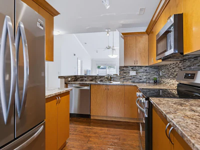 14-17516 4 Avenue - 5