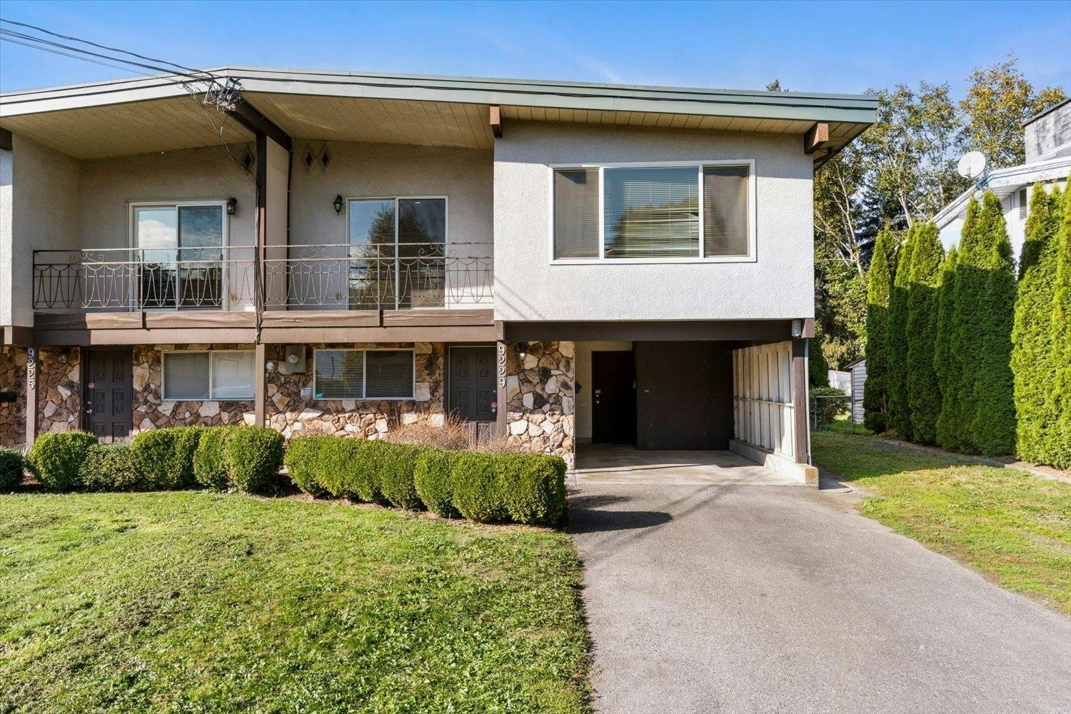 9229 James Street - 2