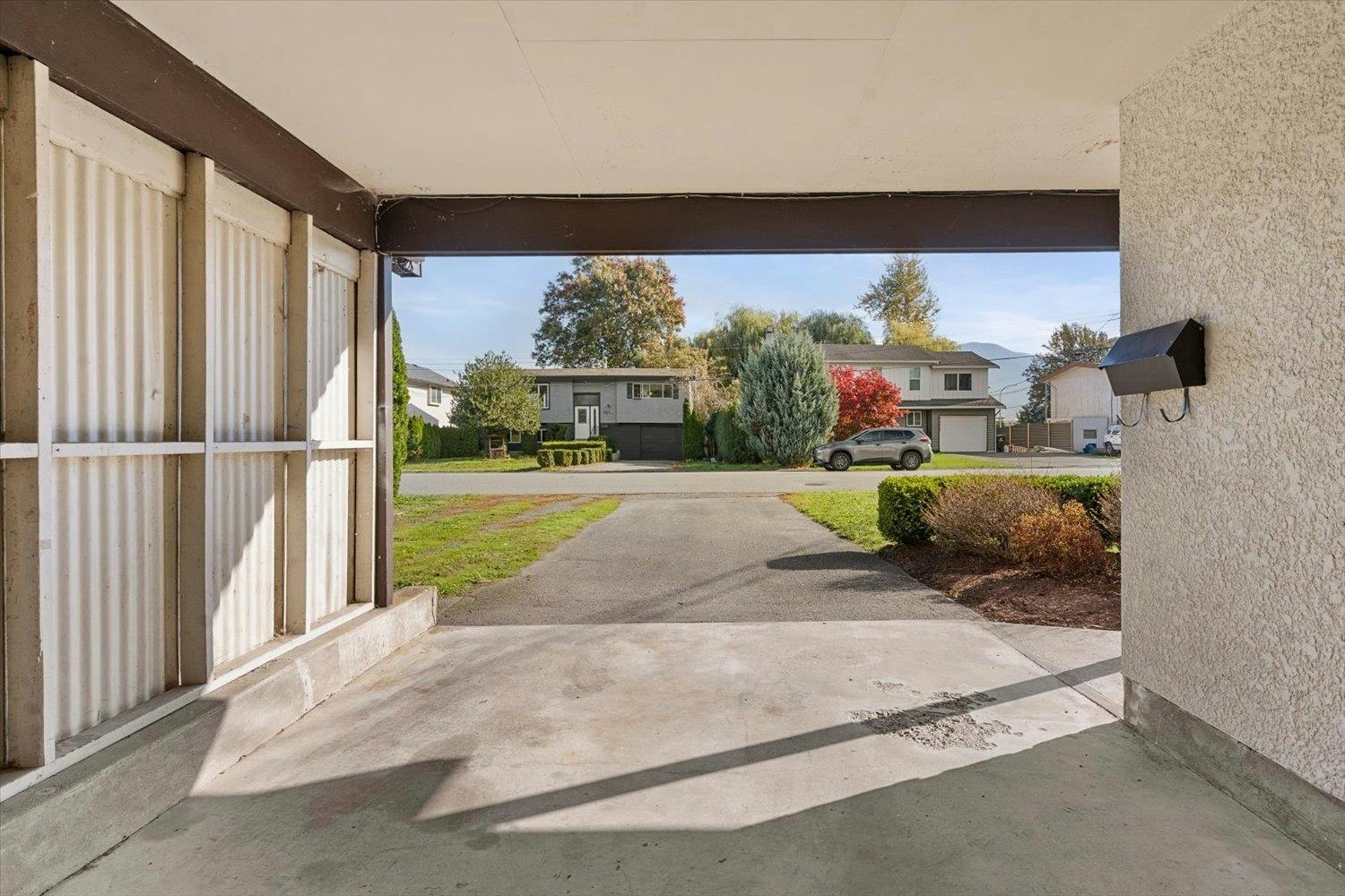 9229 James Street - 4