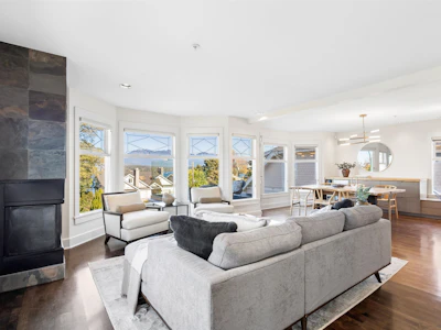 2697 York Avenue - 4