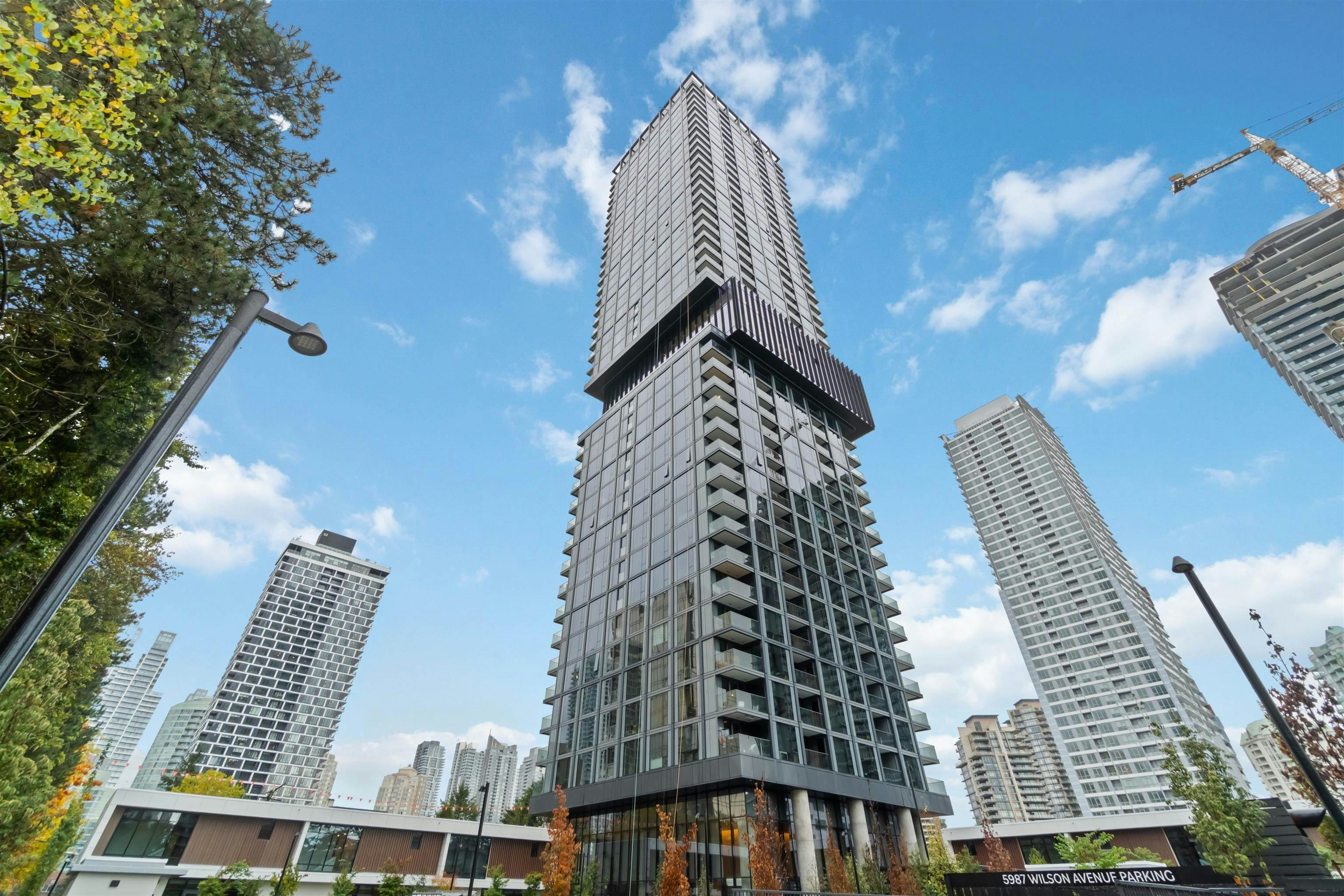404-5987 Wilson Avenue, Burnaby, BC, V5H 0L7