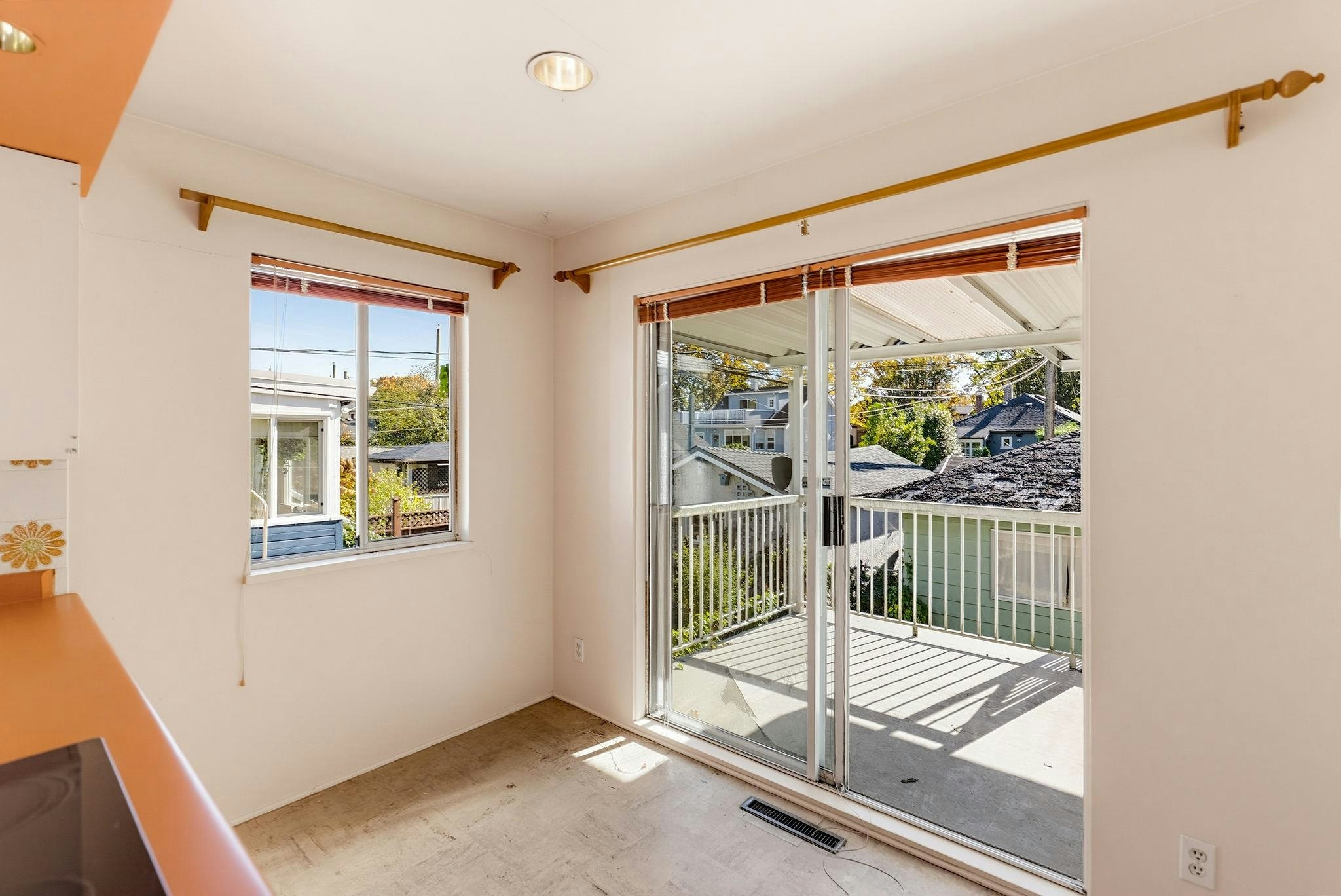 2878 W 14th Avenue, Vancouver, BC, V6K 2X4 - 12