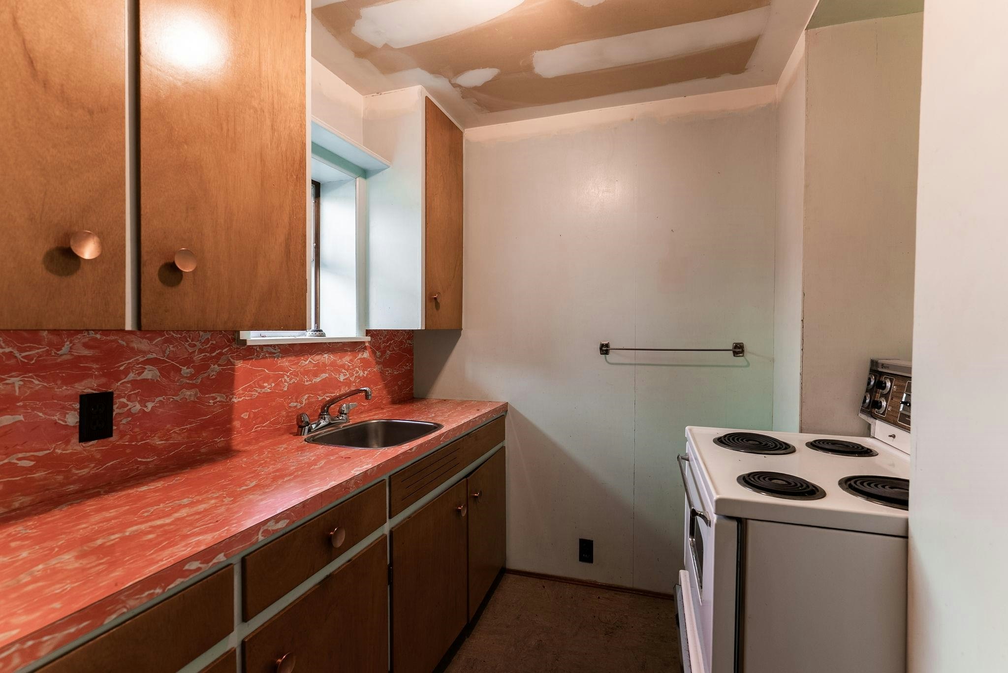 2878 W 14th Avenue, Vancouver, BC, V6K 2X4 - 24