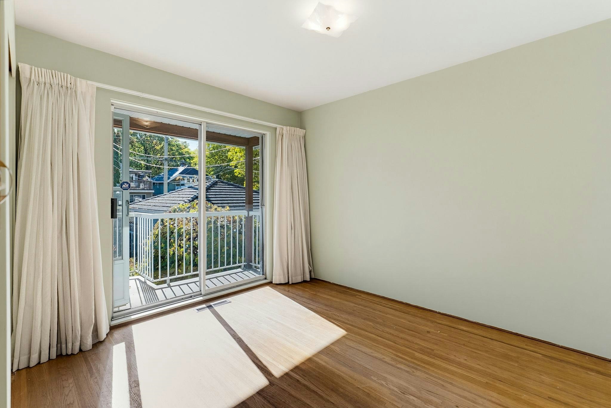 2878 W 14th Avenue, Vancouver, BC, V6K 2X4 - 17
