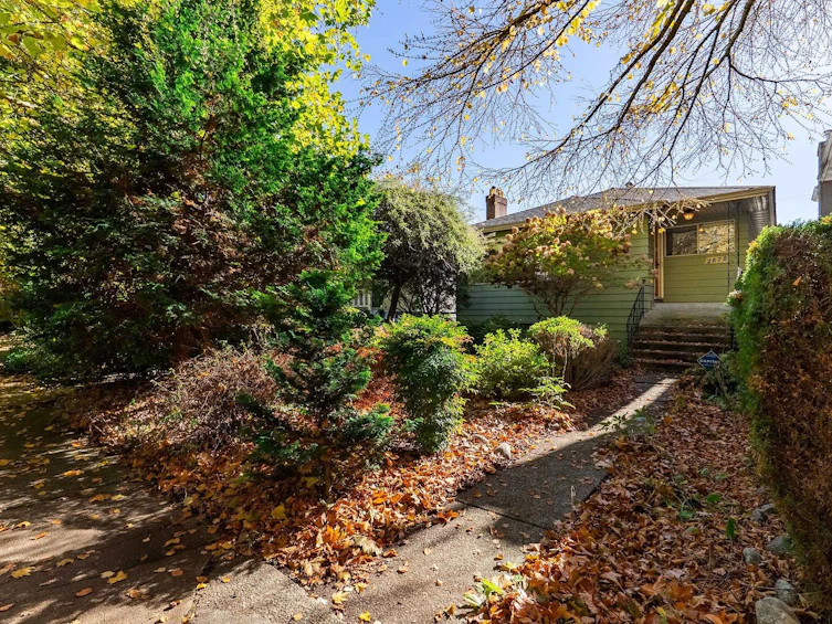 2878 W 14th Avenue, Vancouver, BC, V6K 2X4